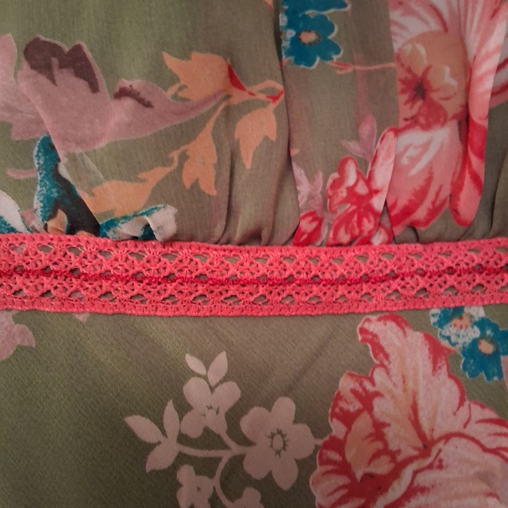 Floral Green And Pink Empire Blouse. Size Large - Picture 2 of 6